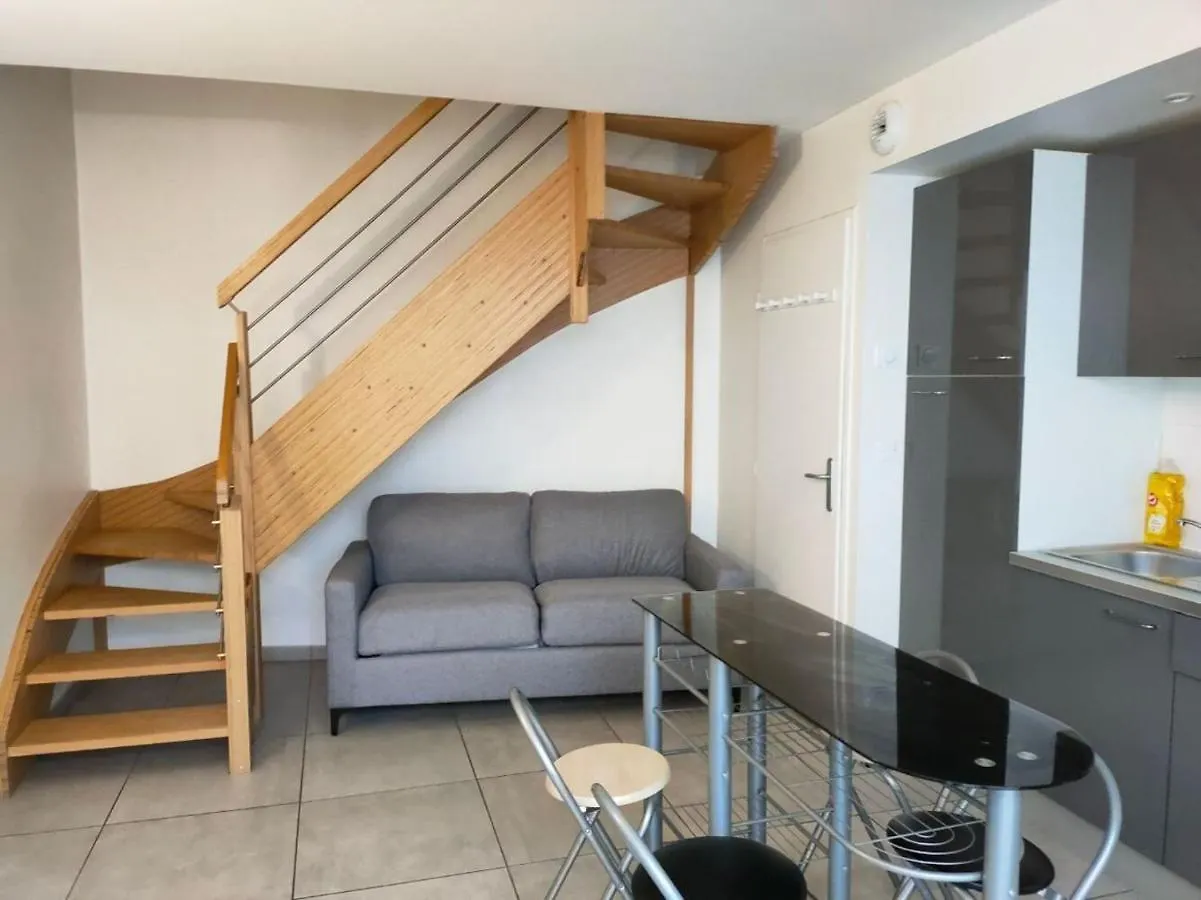Apartamento 001 Duplex Jeanne D'Arc 001 - Matabiau Toulouse 0*,  Francia